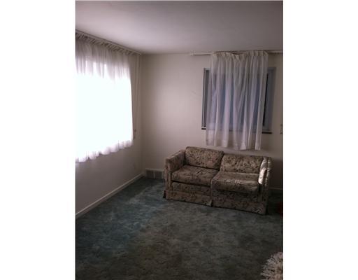 3532 Wayne Road Munhall, PA 15120 - Photo 2 of 11 Living Room.