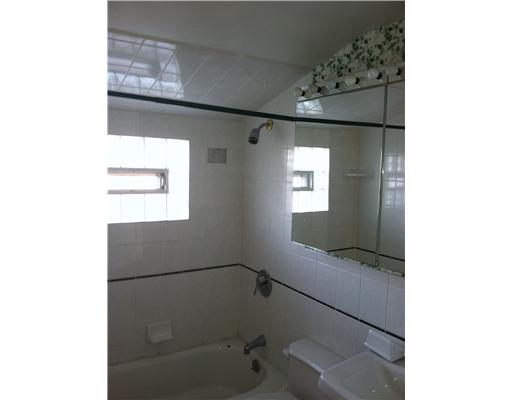 3532 Wayne Road Munhall, PA 15120 - Photo 8 of 11 Master Bath/Spa.