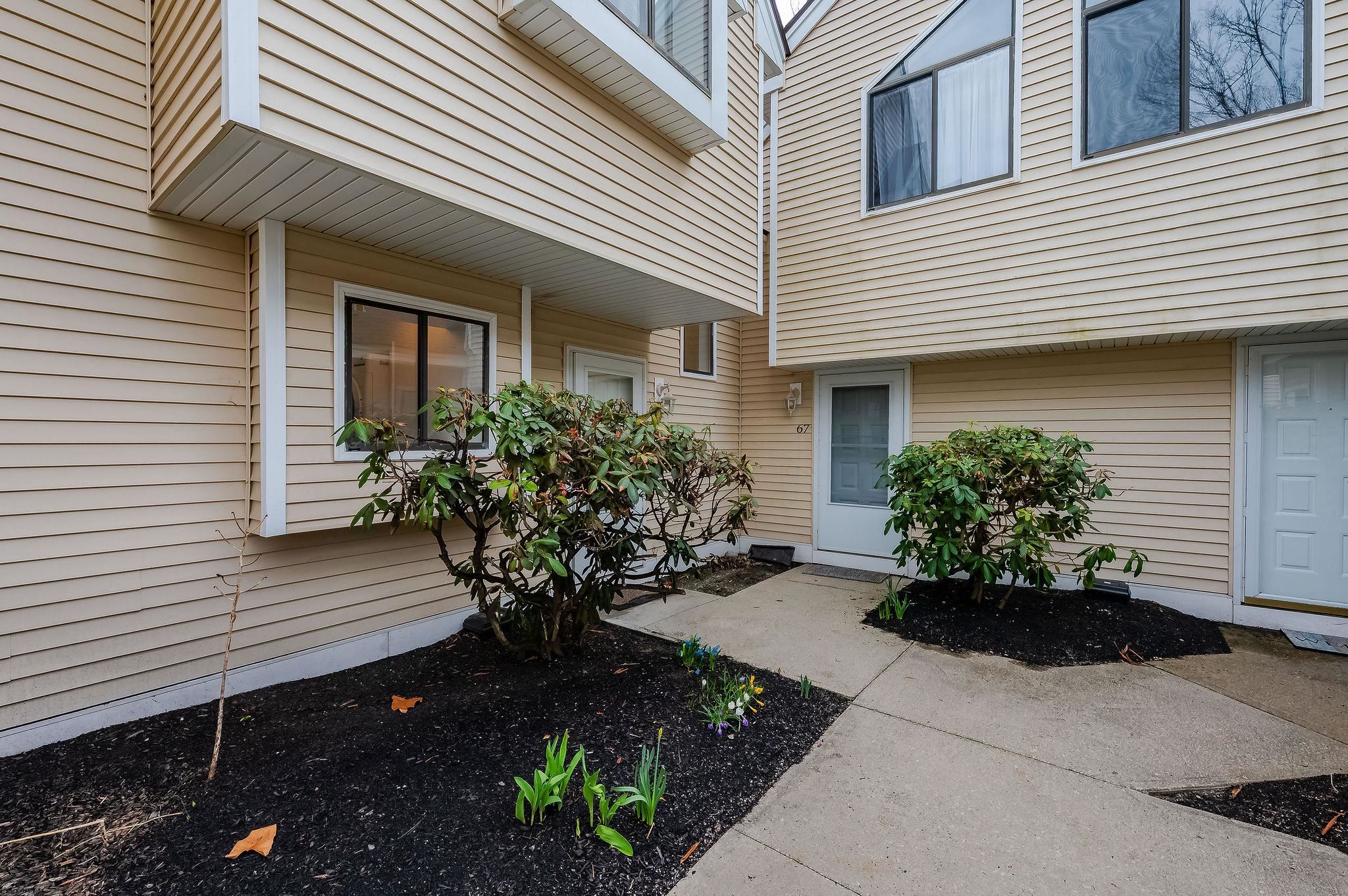 66 Franklin Heights Rochester, NH 03867 - Photo 2 of 18