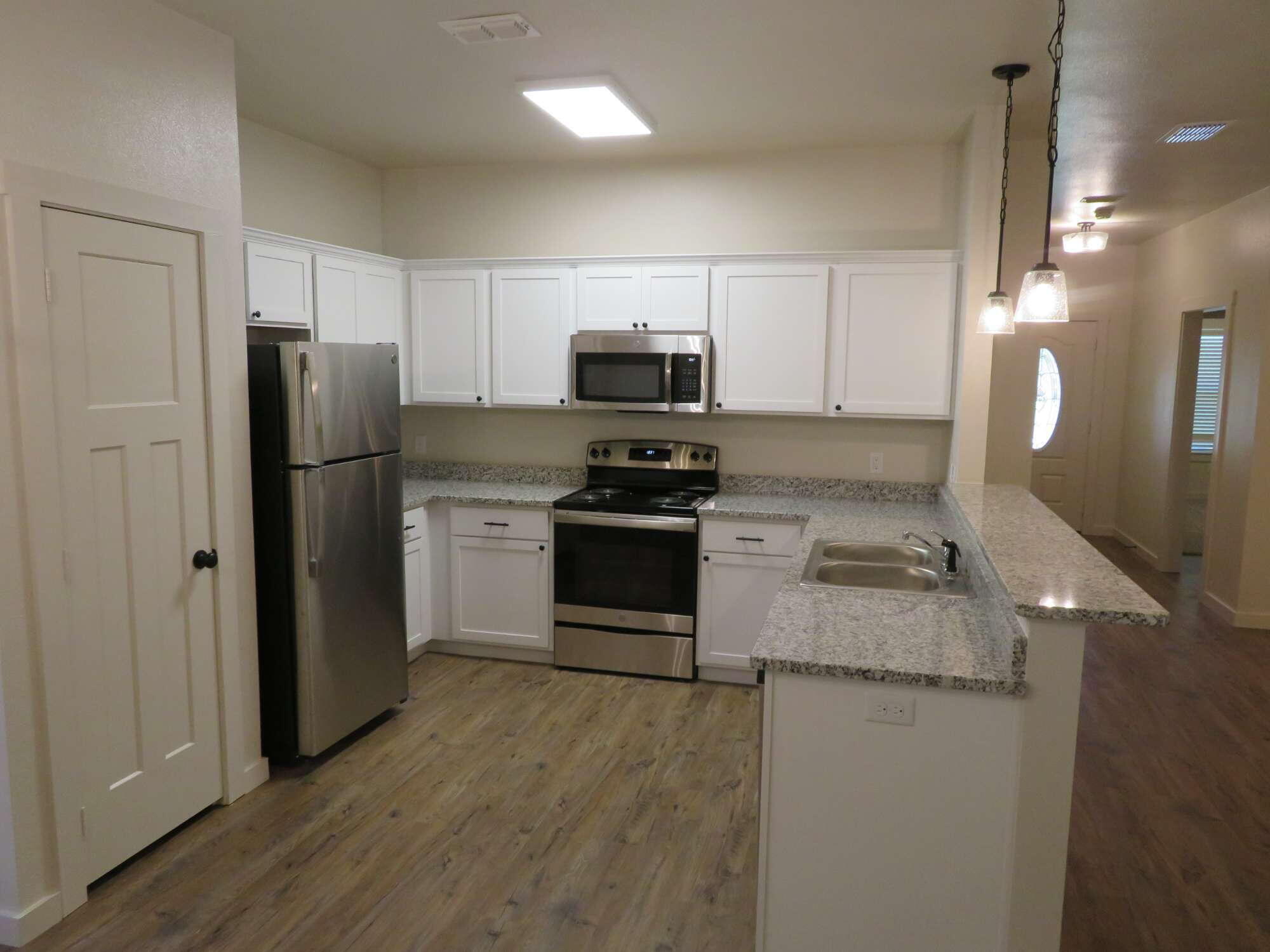 2115 9th Street Lubbock, TX 79401 - Photo 3 of 16 IMG_0023