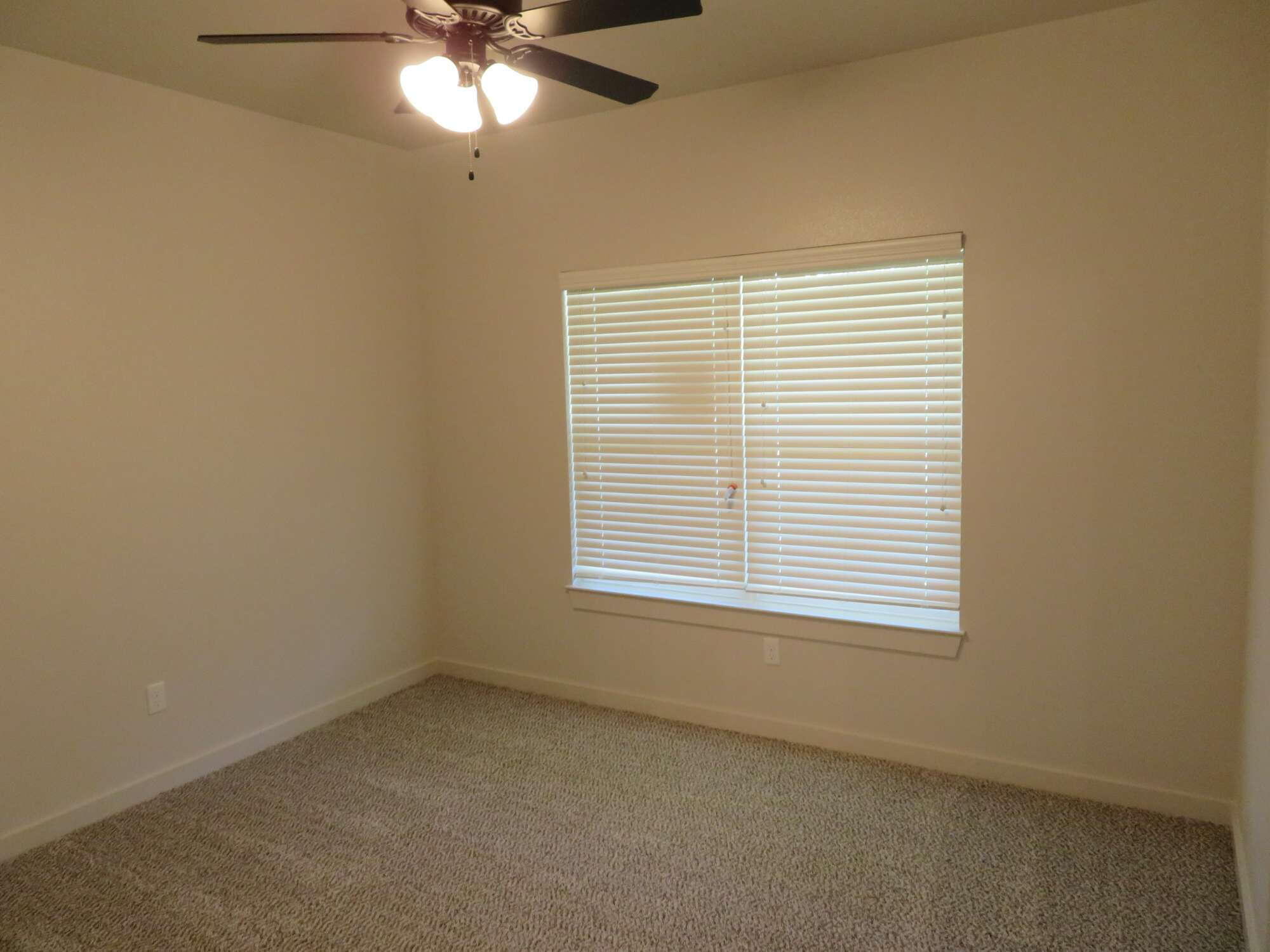 2115 9th Street Lubbock, TX 79401 - Photo 9 of 16 IMG_0018