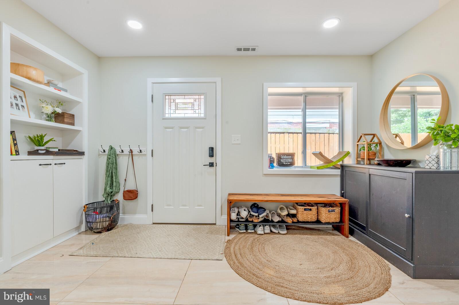 3208 Henderson Avenue Silver Spring, MD 20902 - Photo 6 of 34 Primary entry