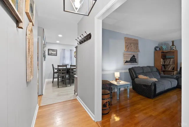a view of a livingroom with furniture and a livingroom