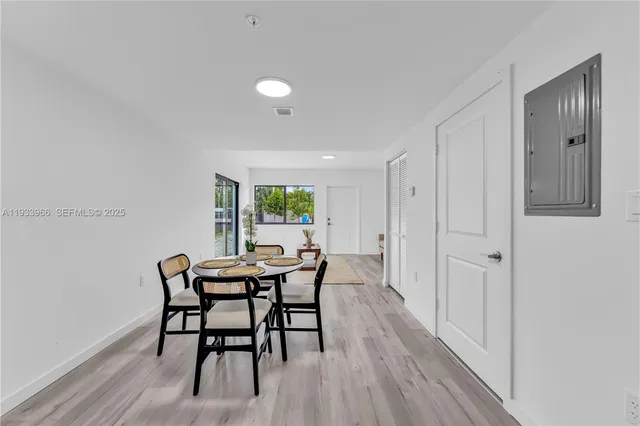 $2,900 | 155 Northwest 160th Street, Unit TH 2, North Miami Beach, FL 33169