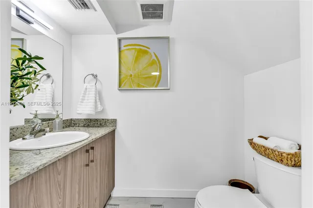 $2,900 | 155 Northwest 160th Street, Unit TH 2, North Miami Beach, FL 33169