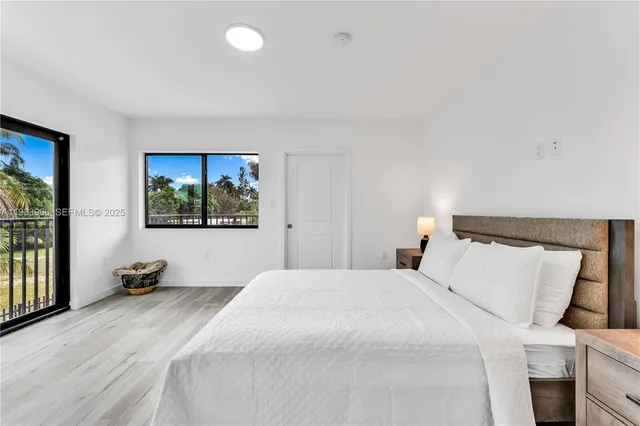 $2,900 | 155 Northwest 160th Street, Unit TH 2, North Miami Beach, FL 33169