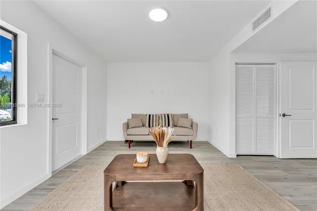 $2,900 | 155 Northwest 160th Street, Unit TH 2, North Miami Beach, FL 33169