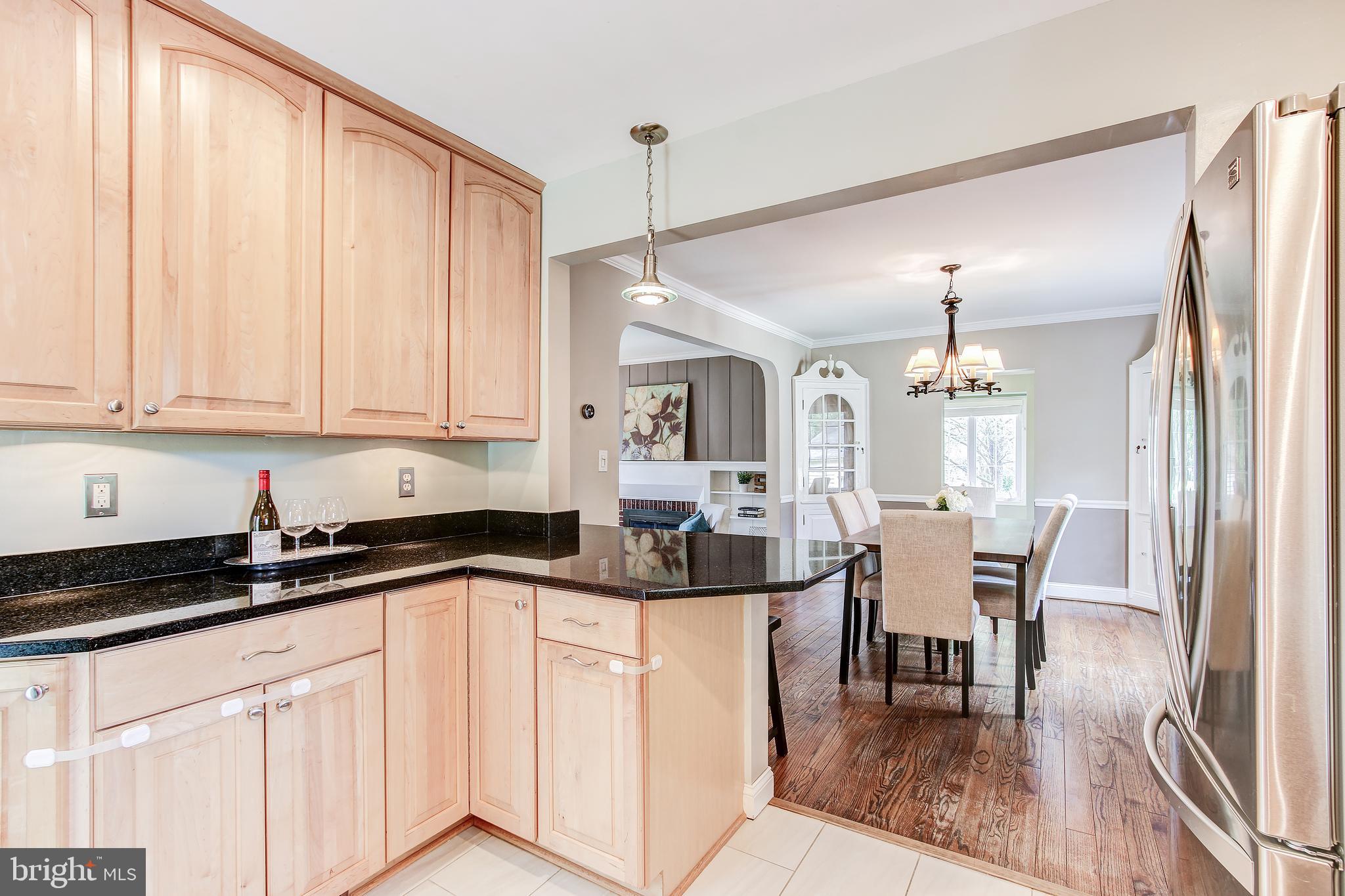 9200 Sudbury Road Silver Spring, MD 20901 - Photo 11 of 34 Open to dining room