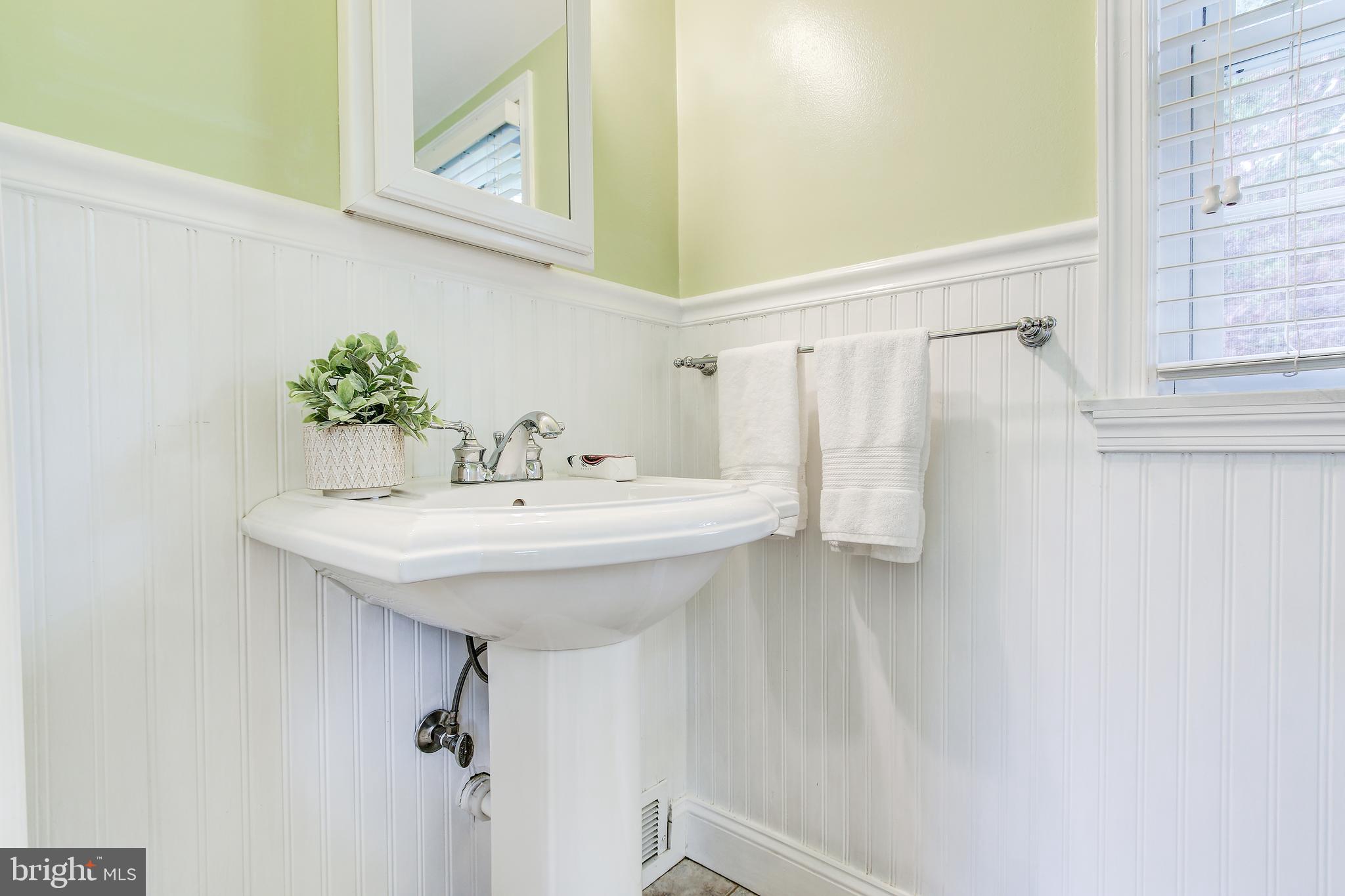 9200 Sudbury Road Silver Spring, MD 20901 - Photo 18 of 34 Half bath off master bedroom