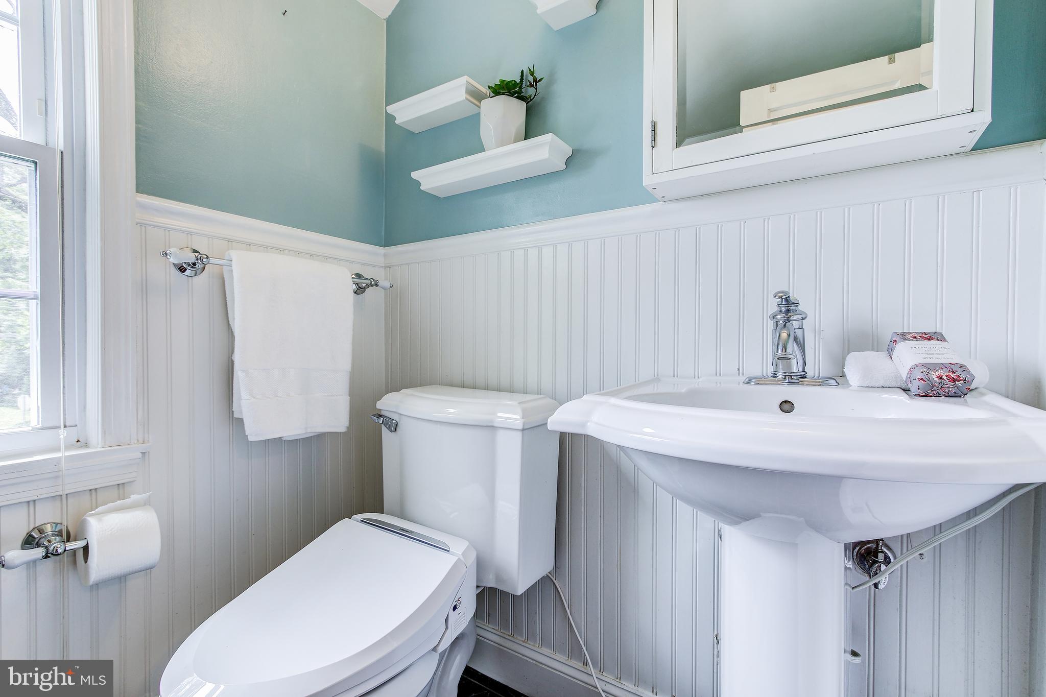 9200 Sudbury Road Silver Spring, MD 20901 - Photo 24 of 34 Hall full bathroom