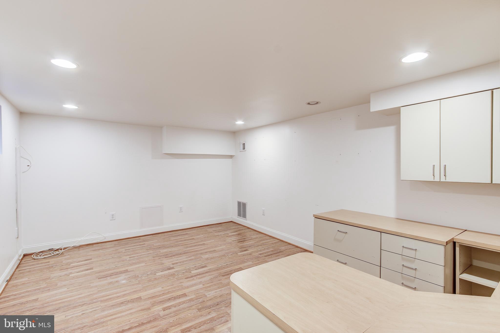 9200 Sudbury Road Silver Spring, MD 20901 - Photo 25 of 34 Lower level office or guest room