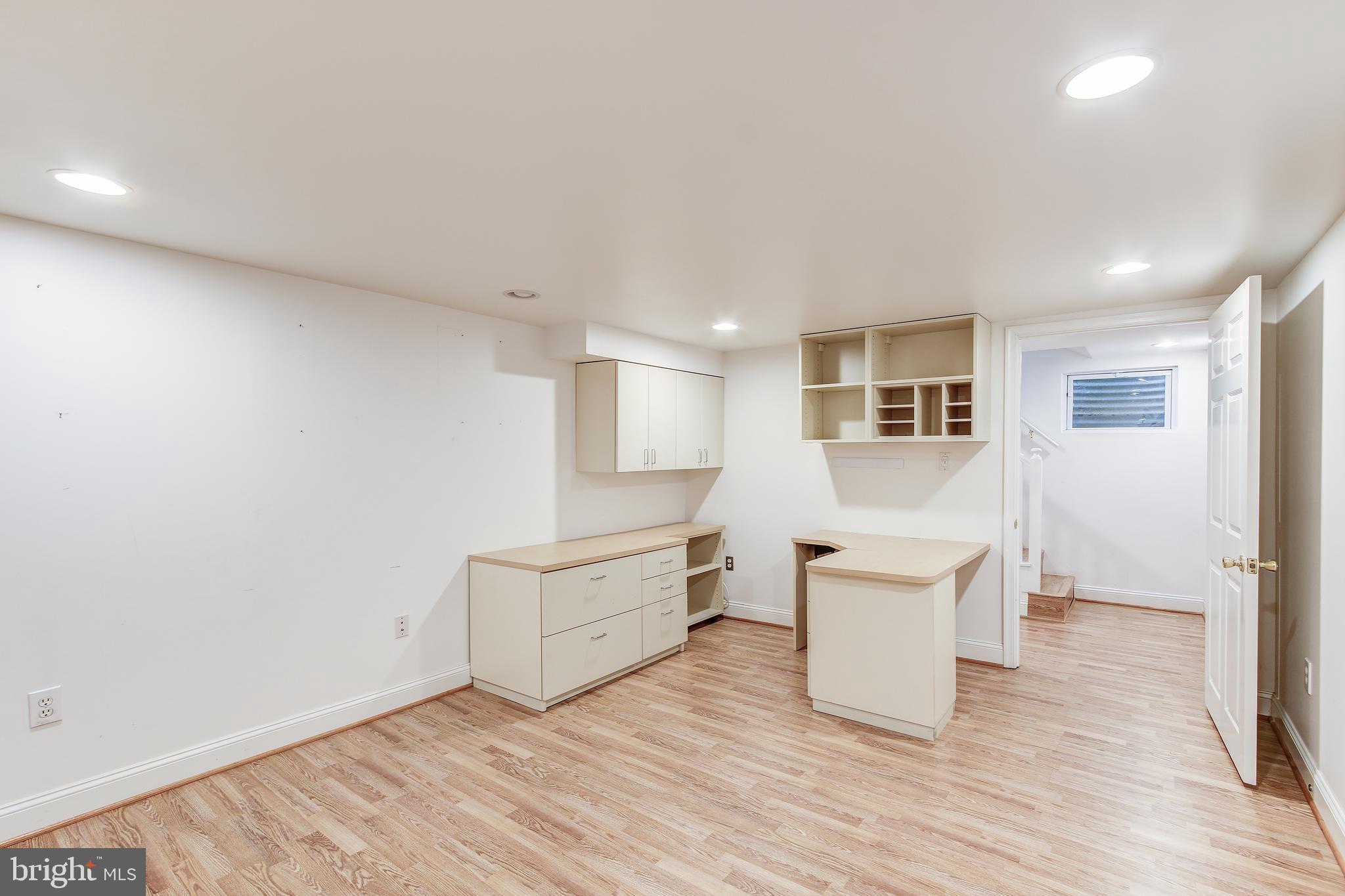 9200 Sudbury Road Silver Spring, MD 20901 - Photo 26 of 34 Lower level office or guest room