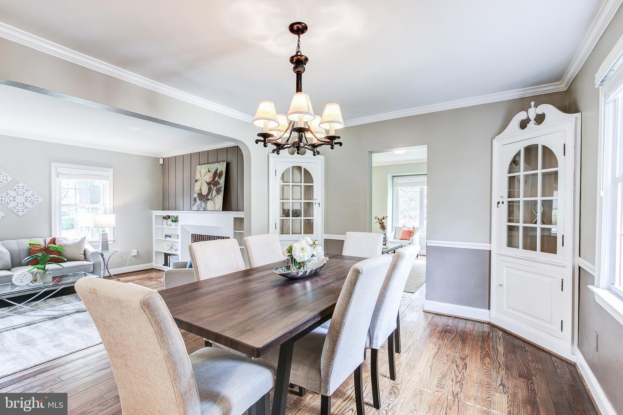 9200 Sudbury Road Silver Spring, MD 20901 - Photo 8 of 34 Built-ins in dining room