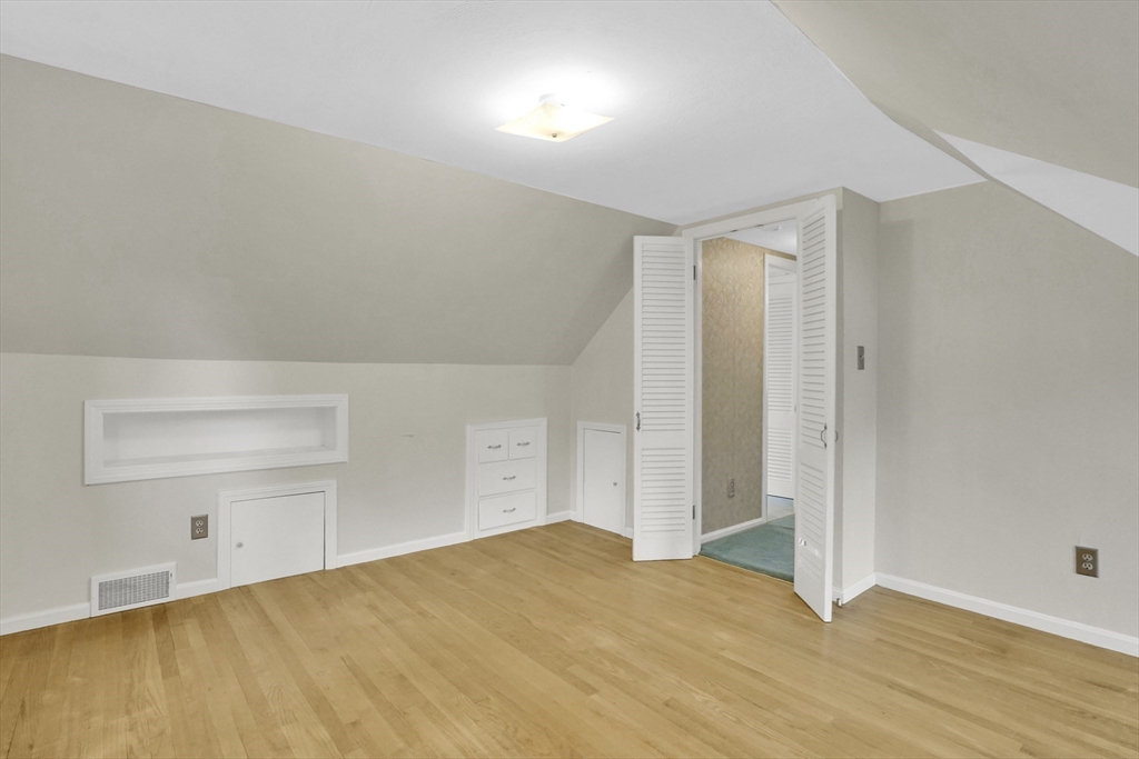 328 Hartwick Street Springfield, MA 01108 - Photo 21 of 37