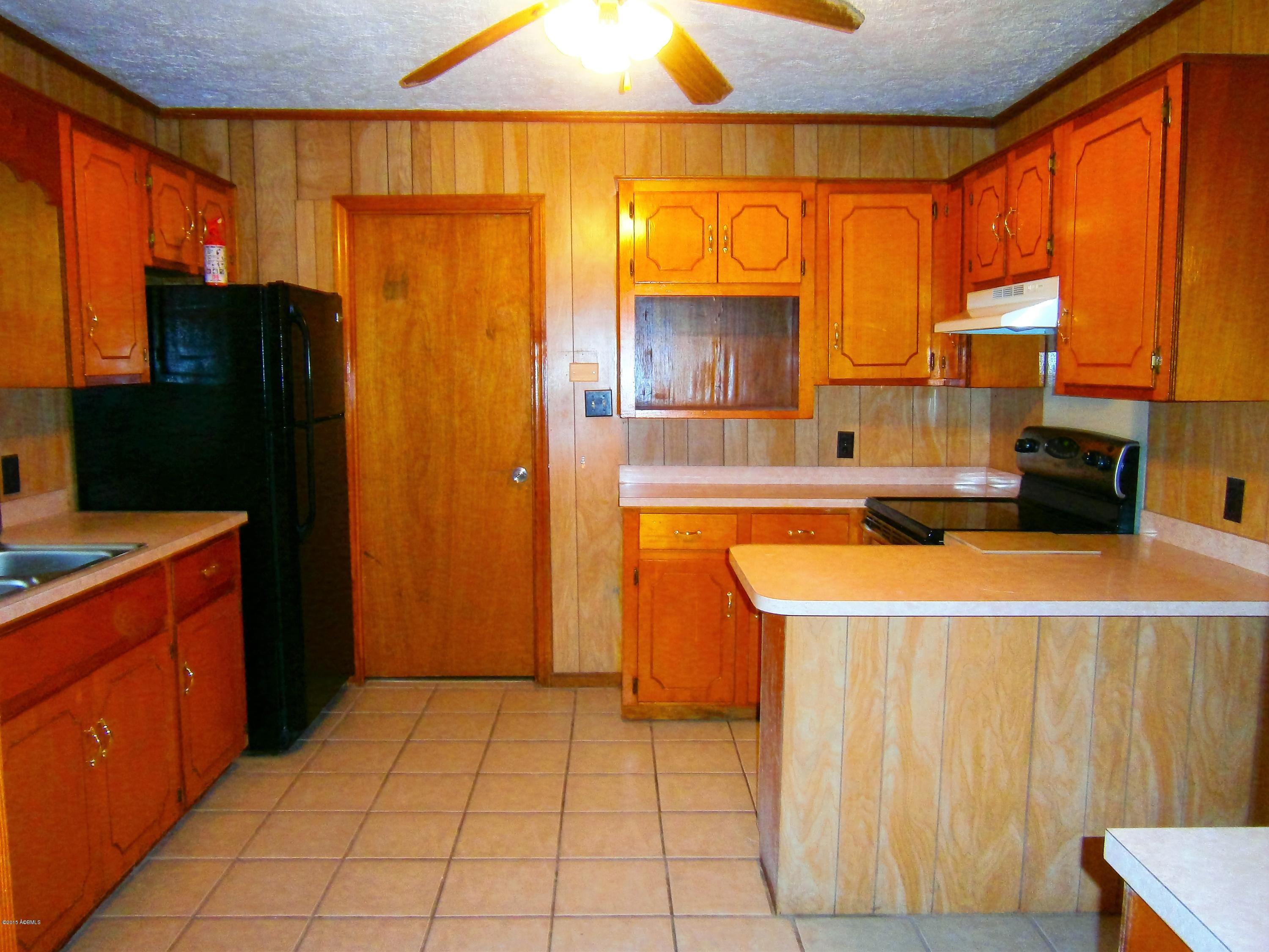 96 Bull Corner Road Yemassee, SC 29945 - Photo 4 of 20 Kitchen 1