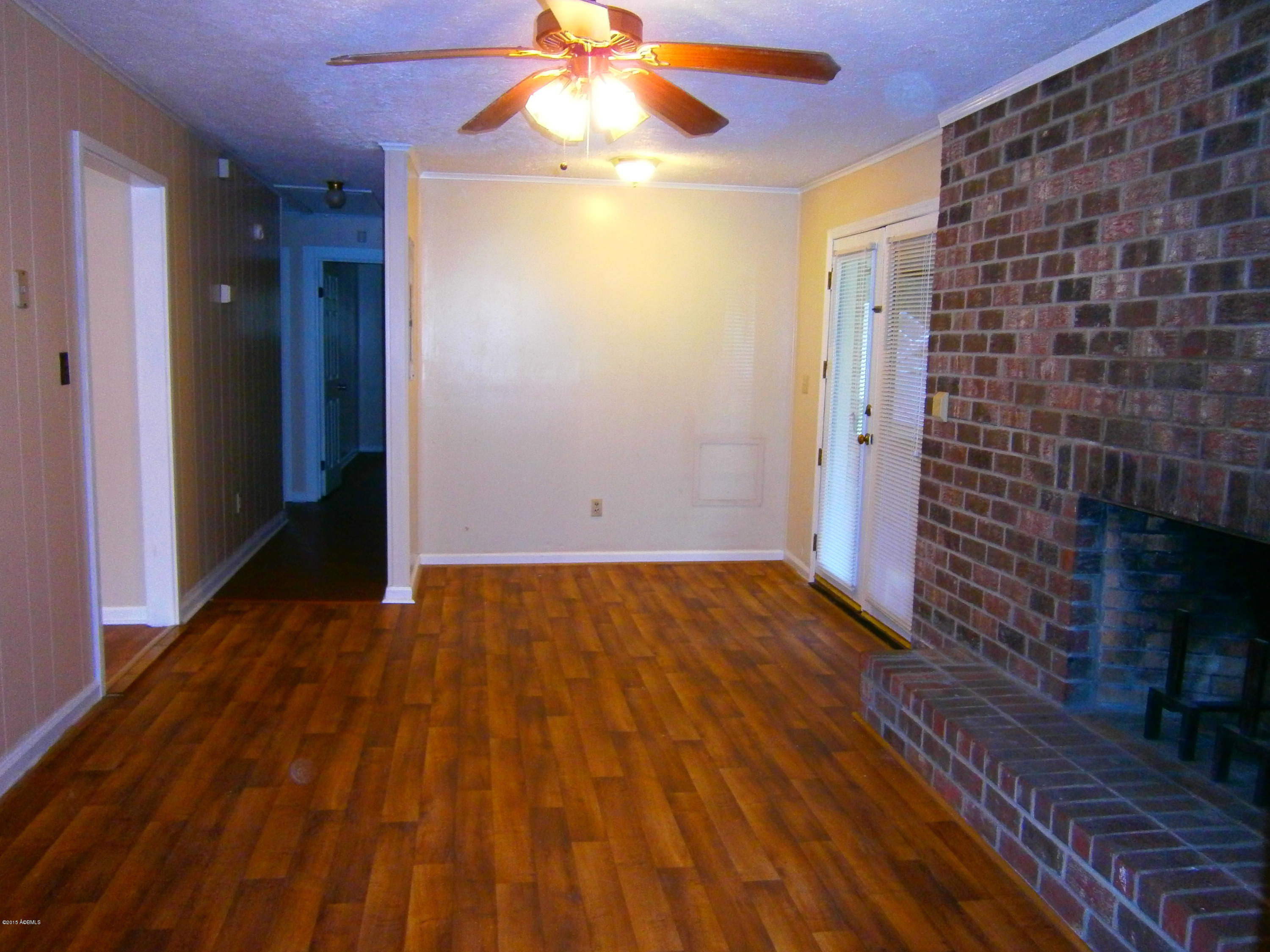 96 Bull Corner Road Yemassee, SC 29945 - Photo 7 of 20 Hallway
