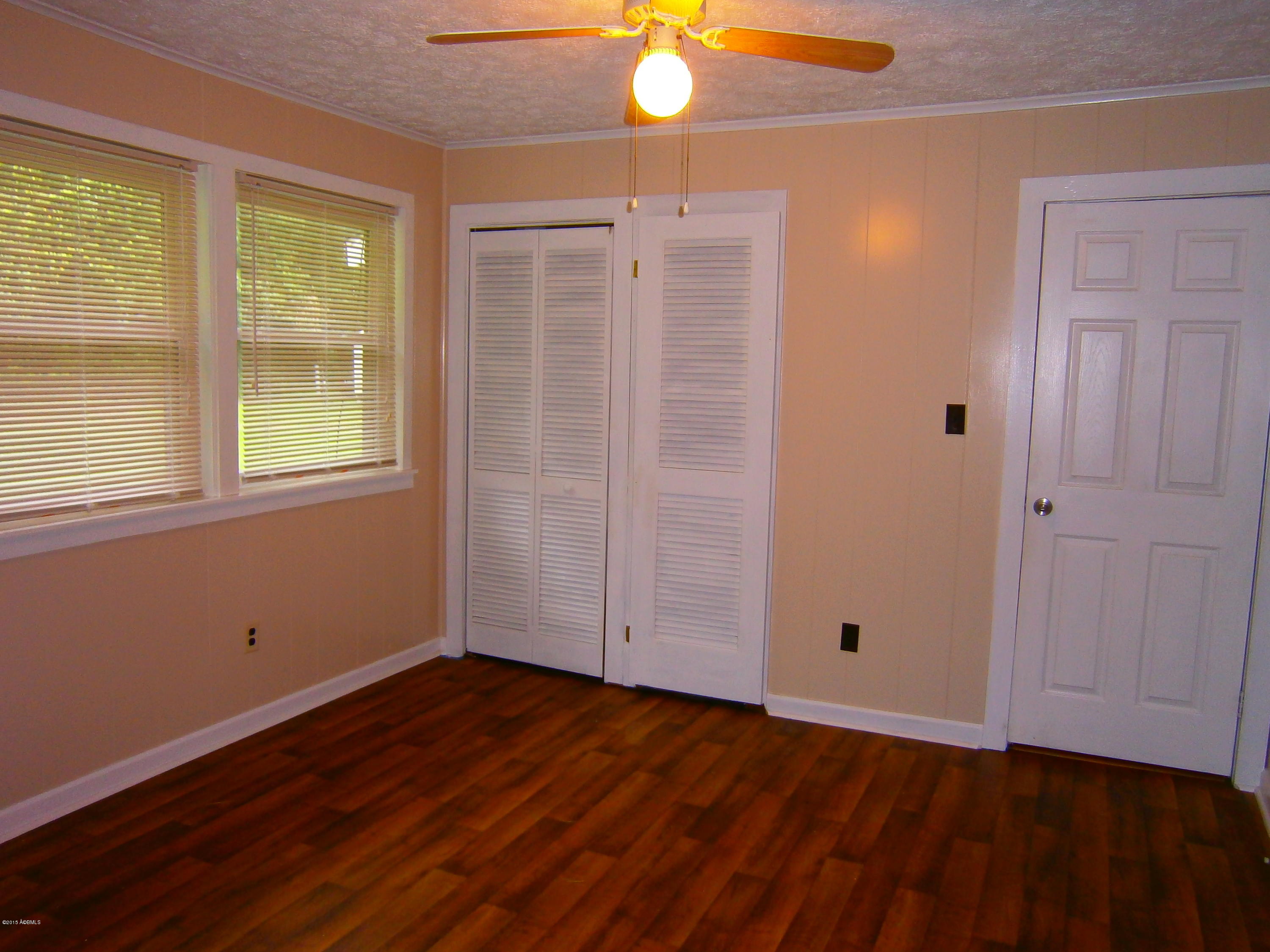 96 Bull Corner Road Yemassee, SC 29945 - Photo 9 of 20 Masterbedroom2