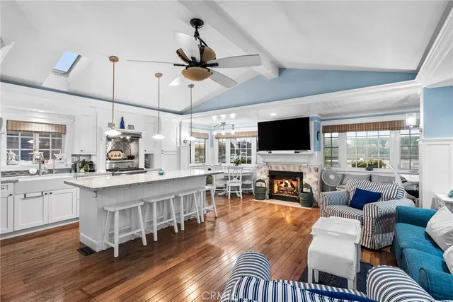 $1,195,000 | 4 Saratoga, Newport Beach, CA 92660