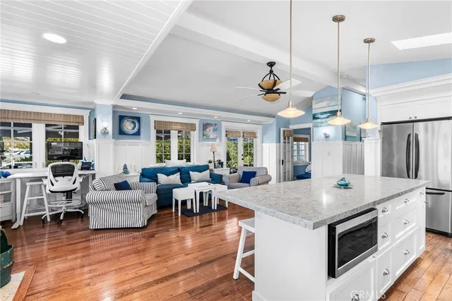 $1,195,000 | 4 Saratoga, Newport Beach, CA 92660