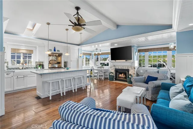 $1,195,000 | 4 Saratoga, Newport Beach, CA 92660