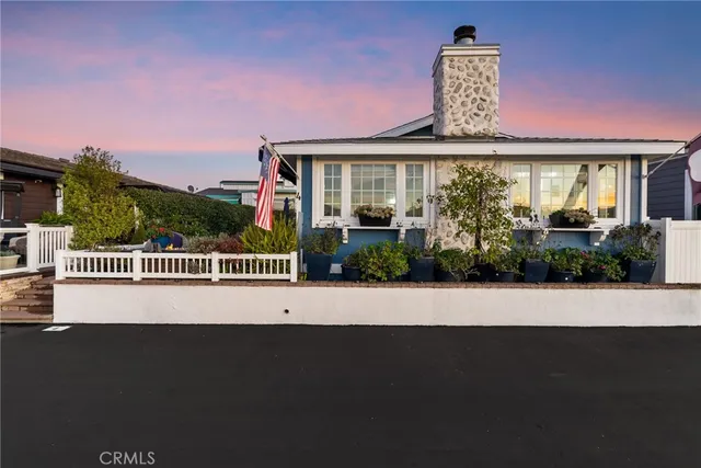 $1,195,000 | 4 Saratoga, Newport Beach, CA 92660