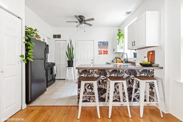 $2,200 | 3429 West Shakespeare Avenue, Unit 3A, Chicago, IL 60647
