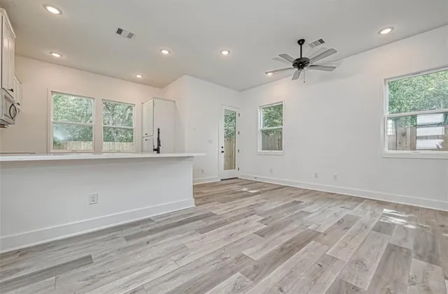 $1,800 | 8405 Schneider Street, Unit B, Houston, TX 77093