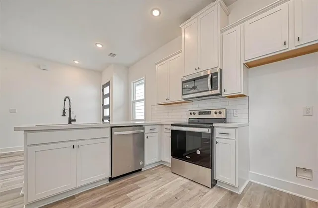 $1,800 | 8405 Schneider Street, Unit B, Houston, TX 77093