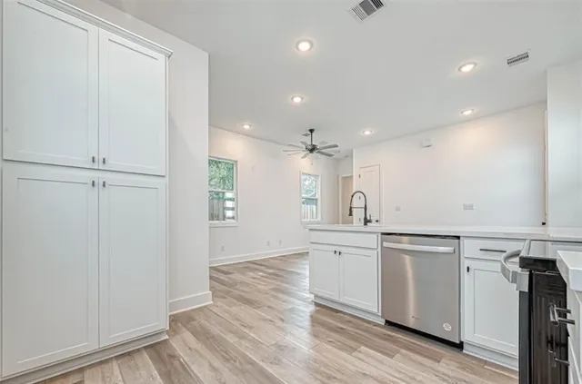 $1,800 | 8405 Schneider Street, Unit B, Houston, TX 77093