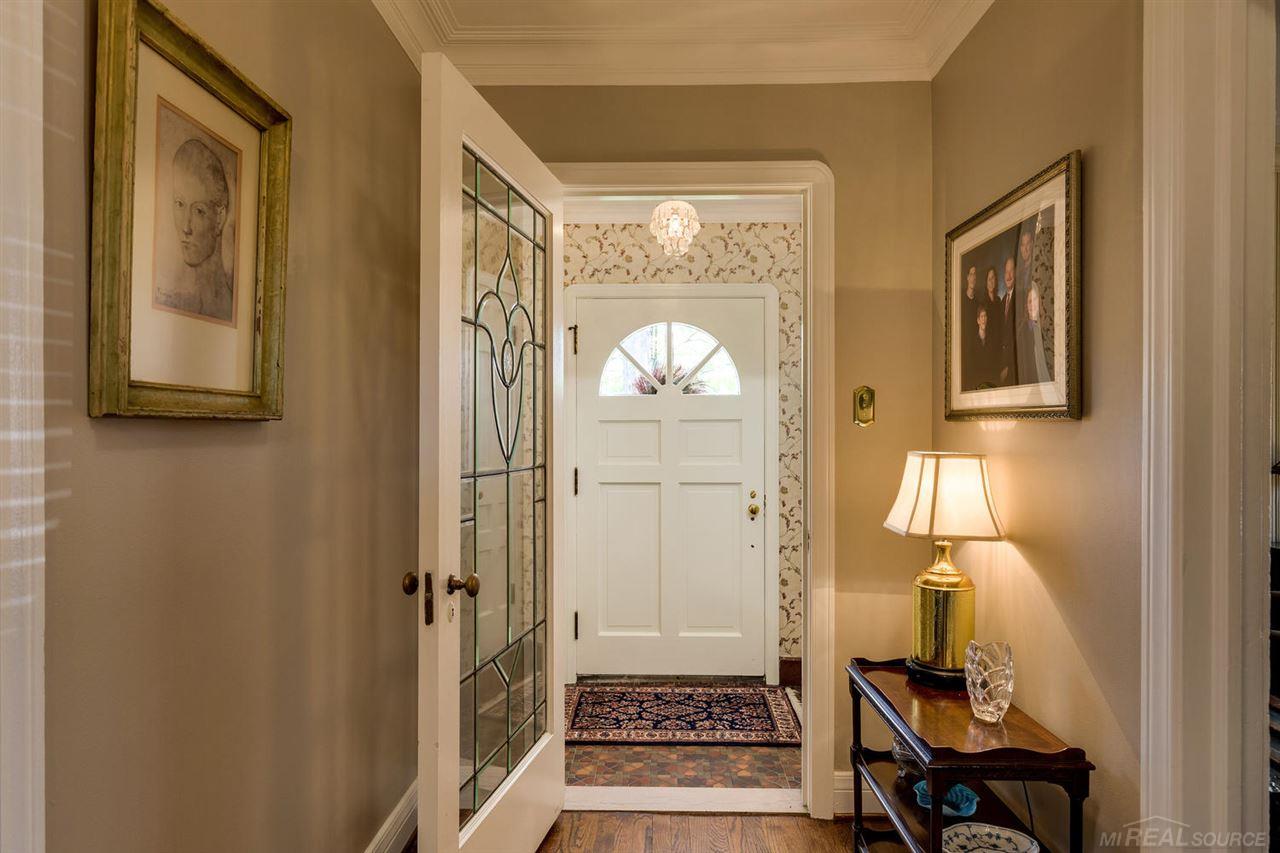 929 Trombley Road Grosse Pointe Park, MI 48230 - Photo 4 of 36