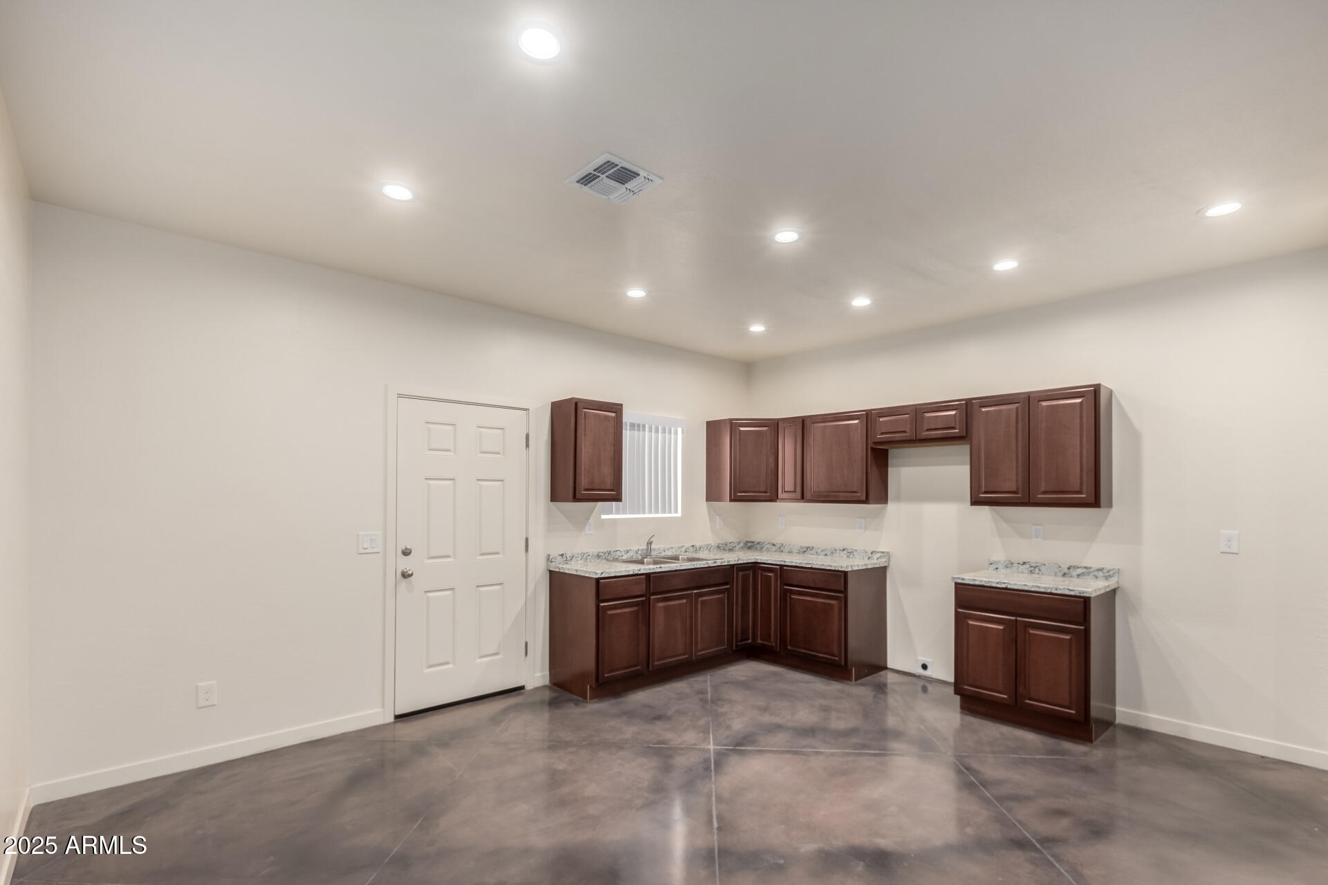 393 West Seagoe Avenue, Unit B Coolidge, AZ 85128 - Photo 4 of 16 Kit1