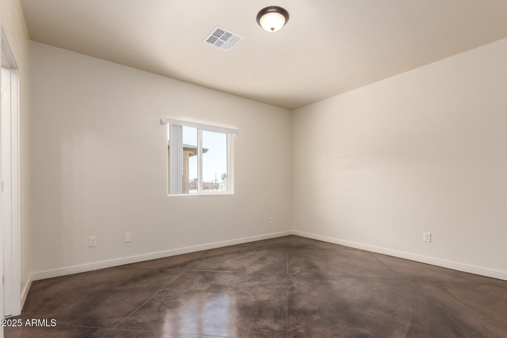 393 West Seagoe Avenue, Unit B Coolidge, AZ 85128 - Photo 7 of 16 living rm