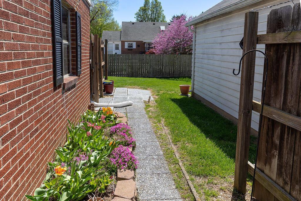 598 Commanche Road Chillicothe, OH 45601 - Photo 25 of 48 Back Patio