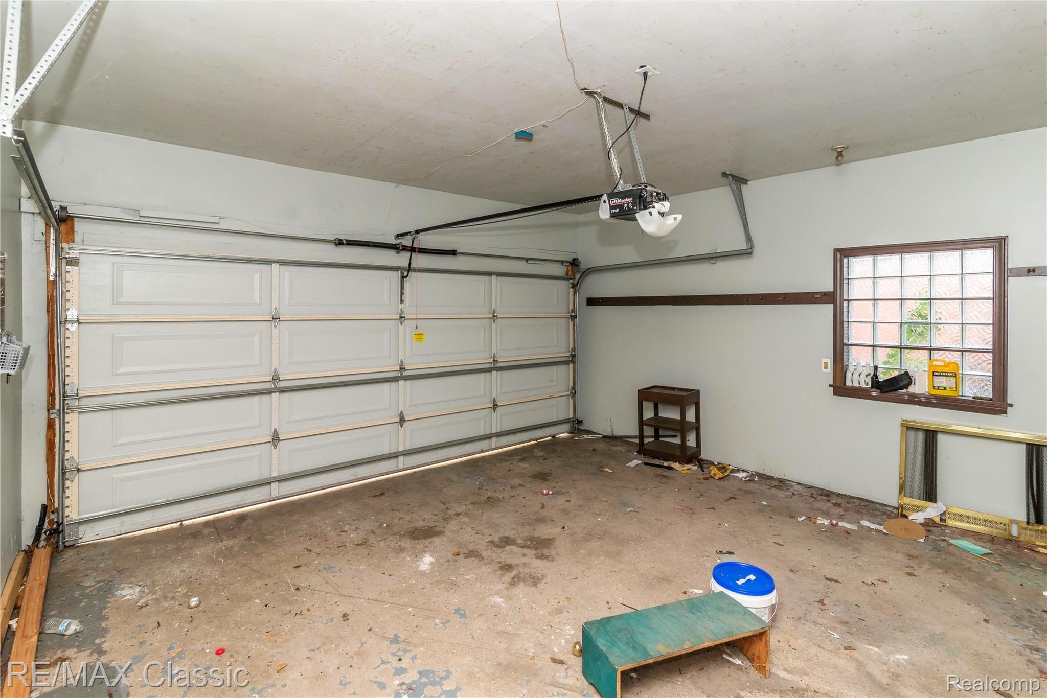 1354 North Gulley Road Dearborn, MI 48128 - Photo 20 of 43 NGully1379.jpg
