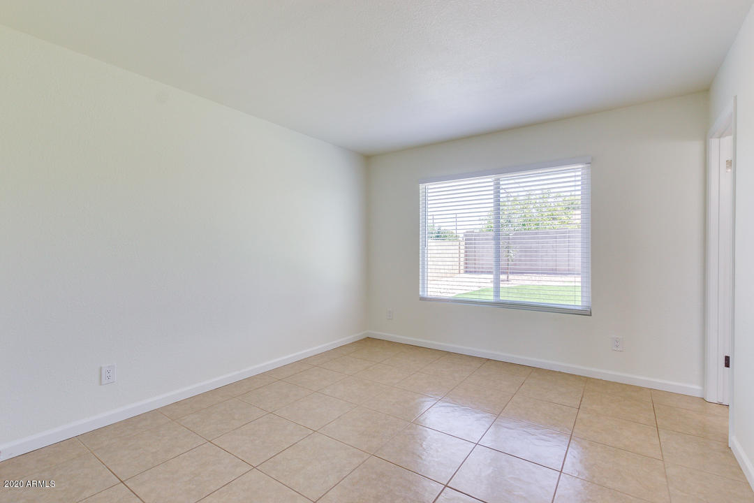 4727 East Darrel Road Phoenix, AZ 85042 - Photo 14 of 27 18-Darrel