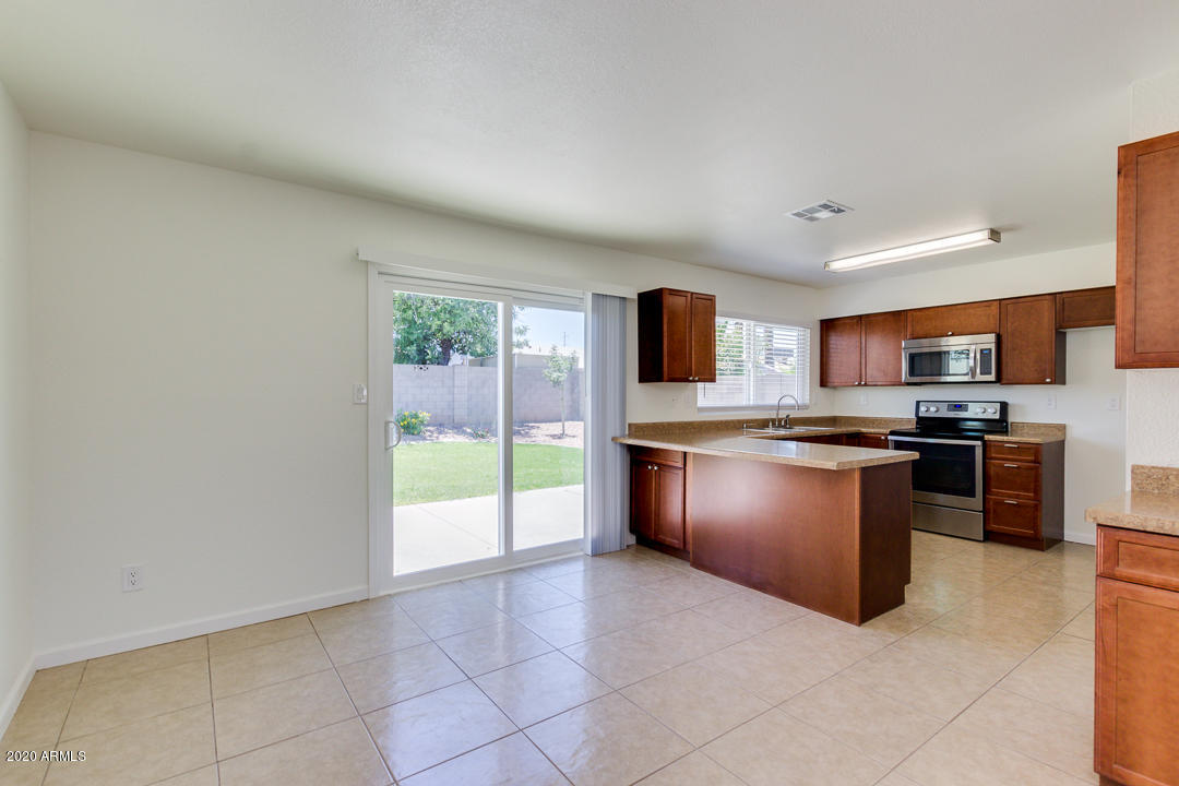 4727 East Darrel Road Phoenix, AZ 85042 - Photo 10 of 27 12-Darrel