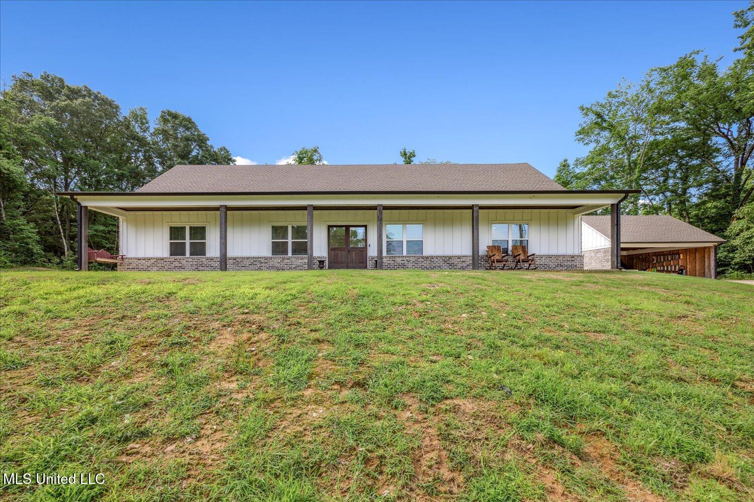 335 Aaron Road Sarah, MS 38665 - Photo 3 of 33 01-01-2241889sj-335 Aaron Road