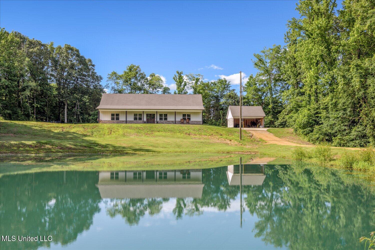 335 Aaron Road Sarah, MS 38665 - Photo 4 of 33 02-02-2241889sj-335 Aaron Road