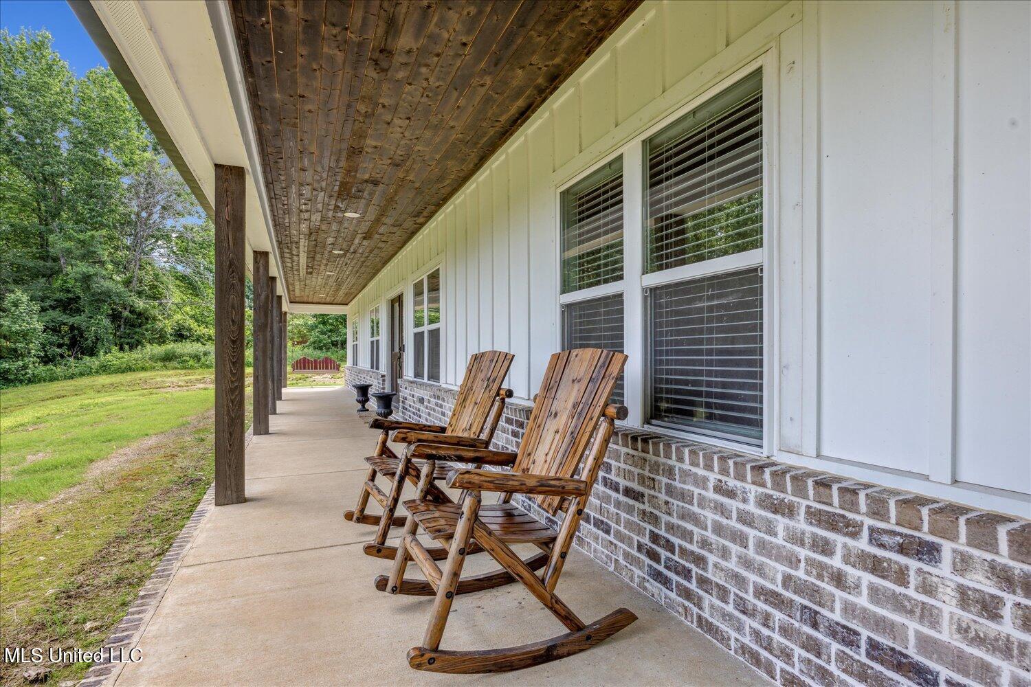 335 Aaron Road Sarah, MS 38665 - Photo 5 of 33 04-04-2241889sj-335 Aaron Road