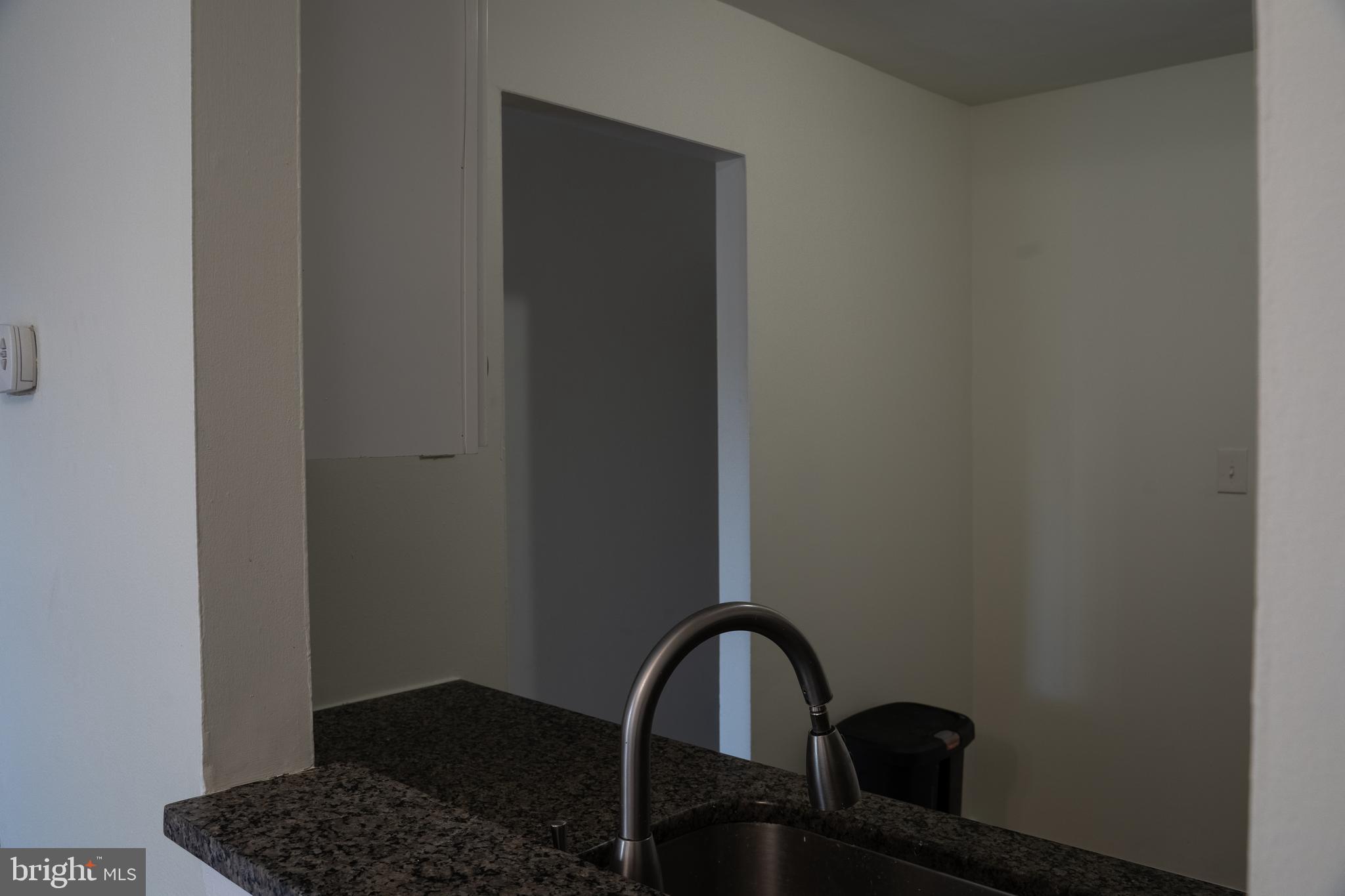 10010 Ridgeline Drive Gaithersburg, MD 20886 - Photo 12 of 68 Kitchen Pass-Through