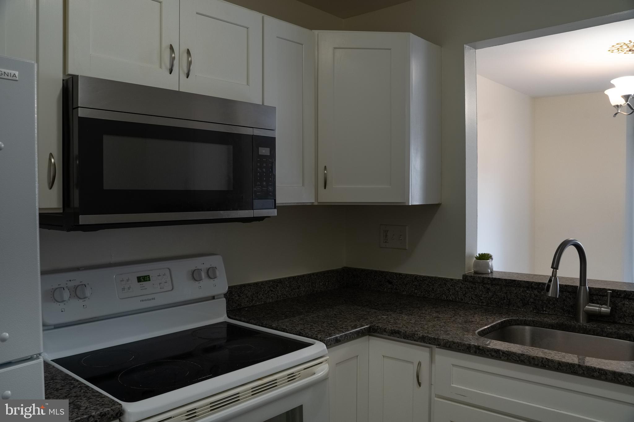 10010 Ridgeline Drive Gaithersburg, MD 20886 - Photo 15 of 68 Kitchen