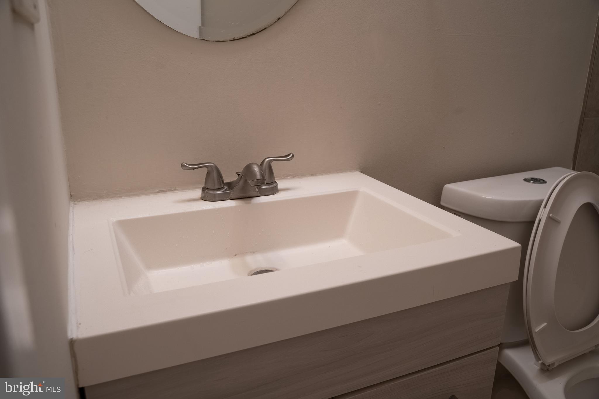 10010 Ridgeline Drive Gaithersburg, MD 20886 - Photo 37 of 68 Upper Level 1 Full Bathroom