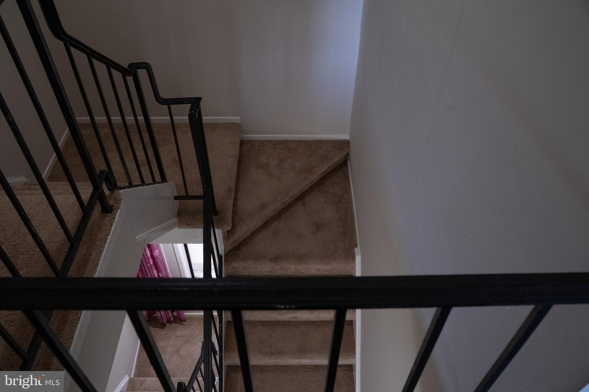 10010 Ridgeline Drive Gaithersburg, MD 20886 - Photo 49 of 68 Stairway