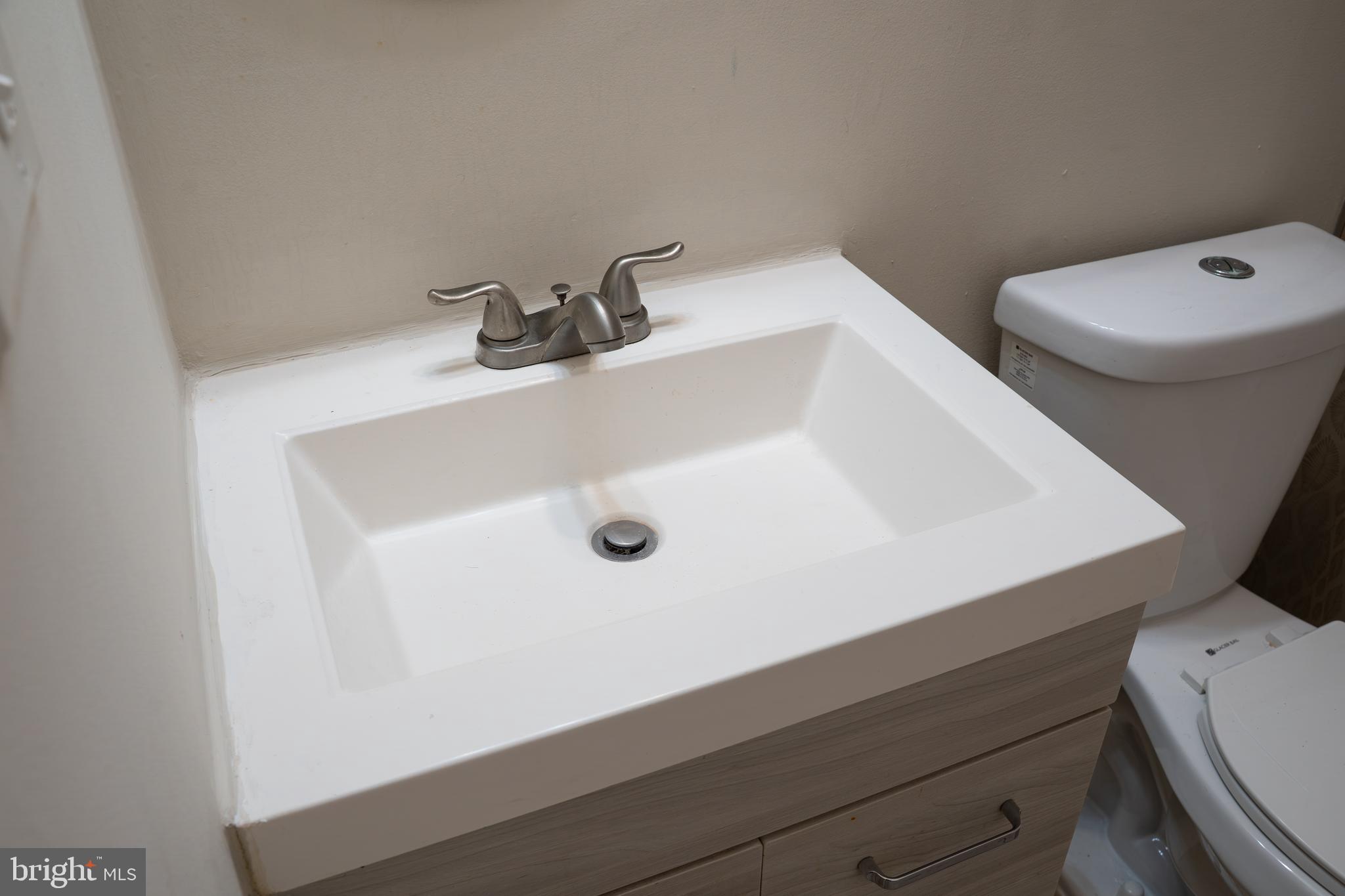 10010 Ridgeline Drive Gaithersburg, MD 20886 - Photo 56 of 68 Upper Level 2 Full Bathroom