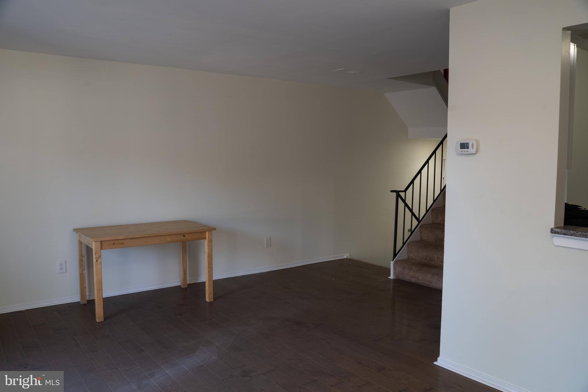 10010 Ridgeline Drive Gaithersburg, MD 20886 - Photo 6 of 68 Living Room