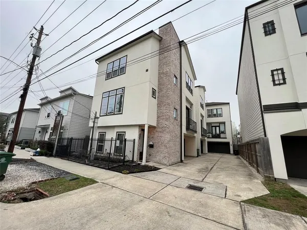 $3,200 | 5623 Kansas Street, Unit A, Houston, TX 77007