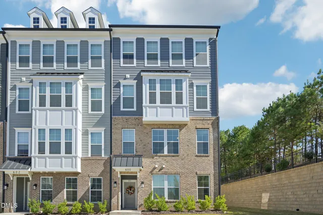 $290,000 | 600 Mkt Grv Drive, Unit 100, Wake Forest, NC 27587