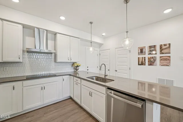 $290,000 | 600 Mkt Grv Drive, Unit 100, Wake Forest, NC 27587