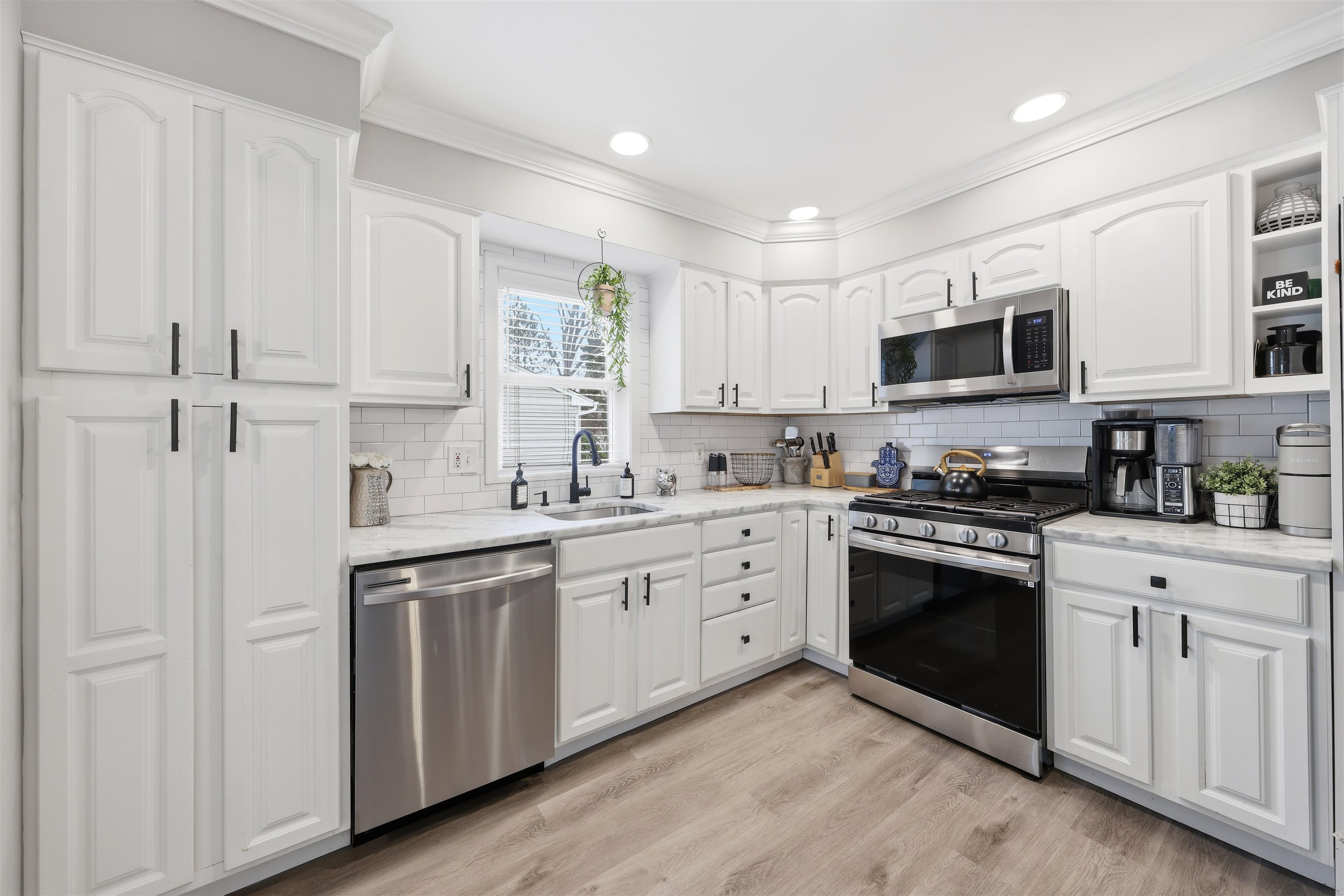 210 Ridgewood Drive Northfield, NJ 08225 - Photo 16 of 48