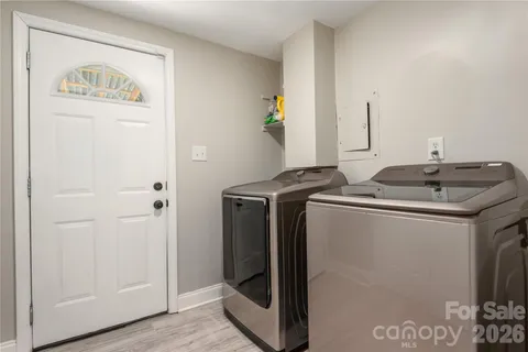 $650,000 | 1933 Bentley Place, Charlotte, NC 28205